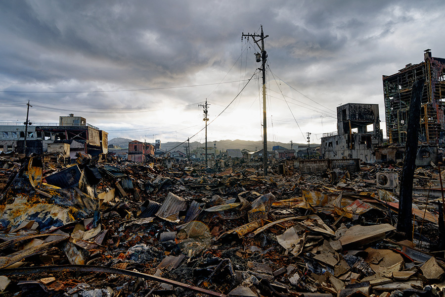 Вспыхнувший после землетрясения пожар полностью уничтожил рынок в городе Вадзима (префектура Исикава). От огня пострадали или были разрушены более двухсот построек в центре Вадзимы.