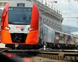 В Ленобласти с поезда Иркутск-Петербург полицейские сняли 40-летнего "зацепера"