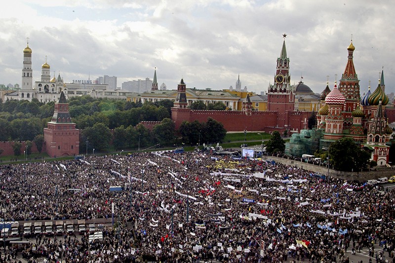 7 сентября на Васильевском спуске в Москве прошел многотысячный митинг против терроризма. Крупные митинги скорби прошли во многих крупных городах по всему миру, в том числе в Лондоне, Риме и Париже. 