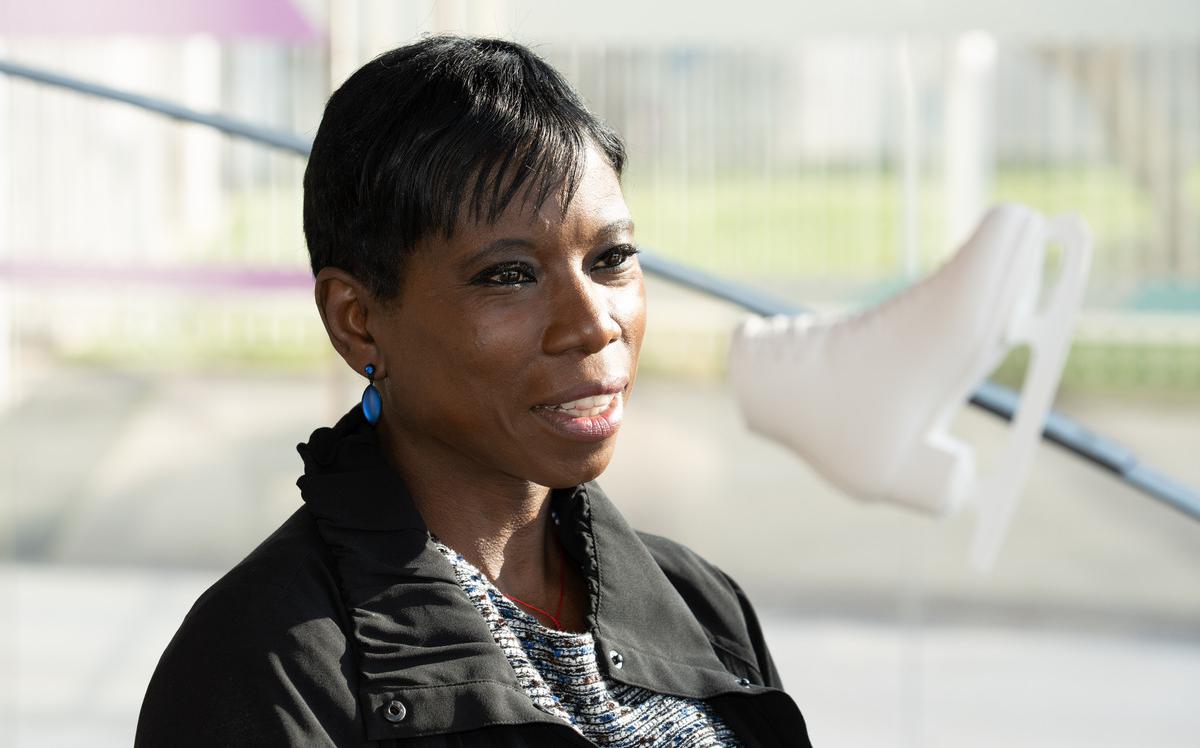 Французская фигуристка Бонали лишилась всех наград после ограбления