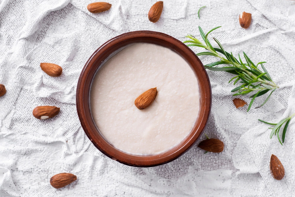 В классическое бланманже обязательно добавляют миндаль