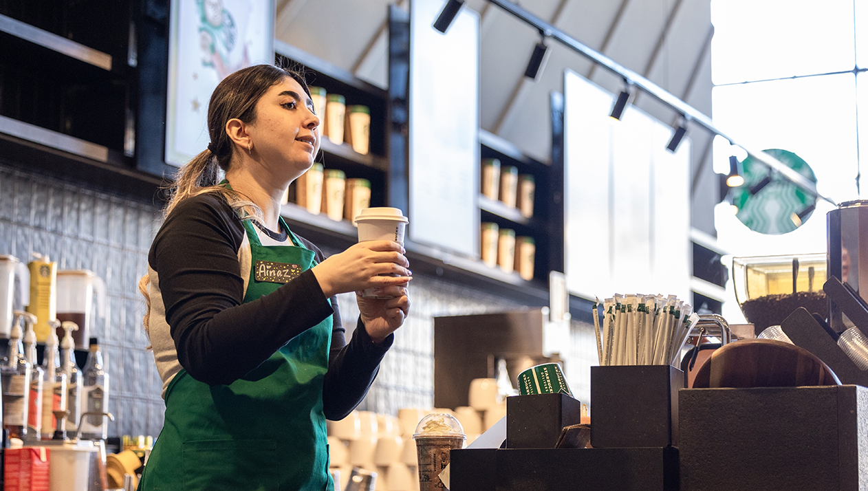 Starbucks передумала признавать свой логотип в России общеизвестным