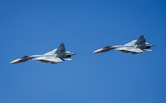 Истребители Су-27 во время летно-тактических учений

(архивное фото)
