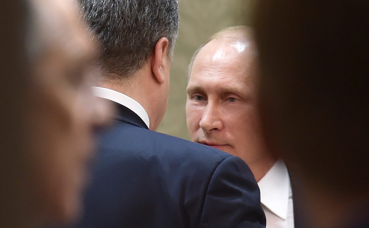 Петр Порошенко и Владимир Путин. Февраль 2015 года


