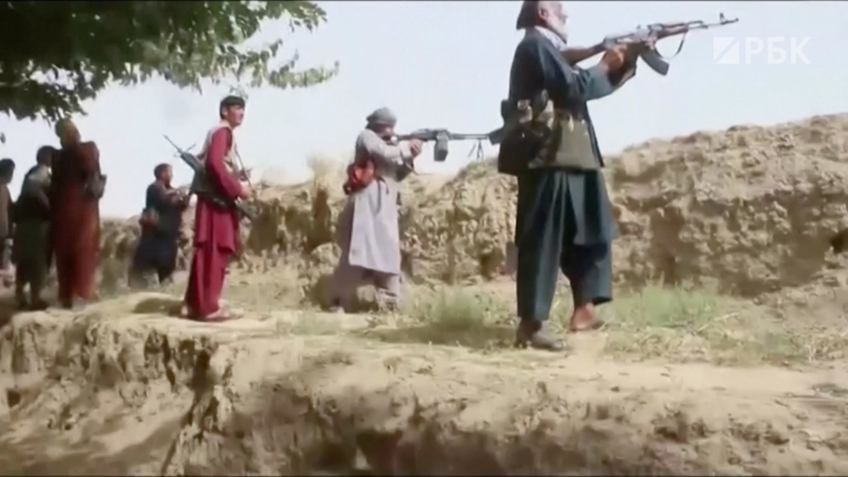 В ЕС заявили о взятии талибами под контроль 65% территории Афганистана"/>













