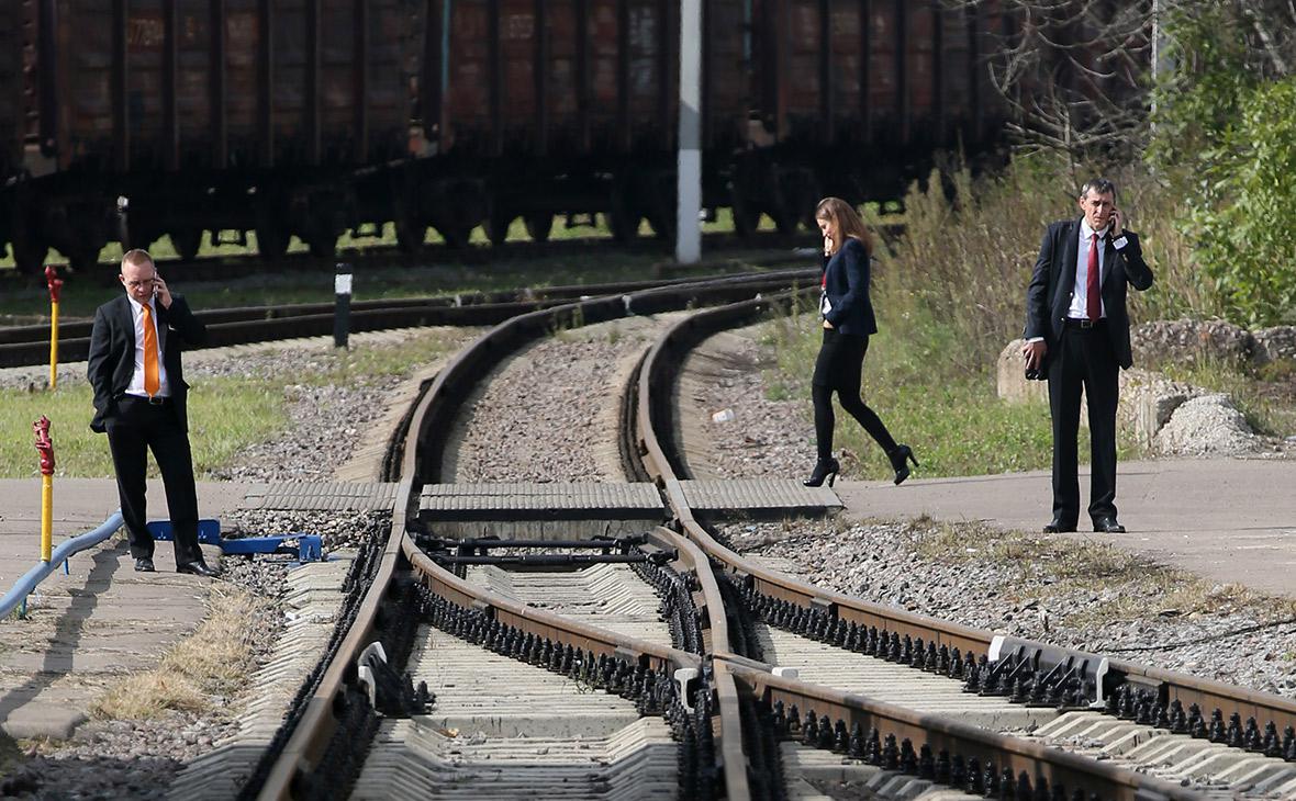 Госдума повысила штрафы за переход железной дороги в неположенном месте —  РБК