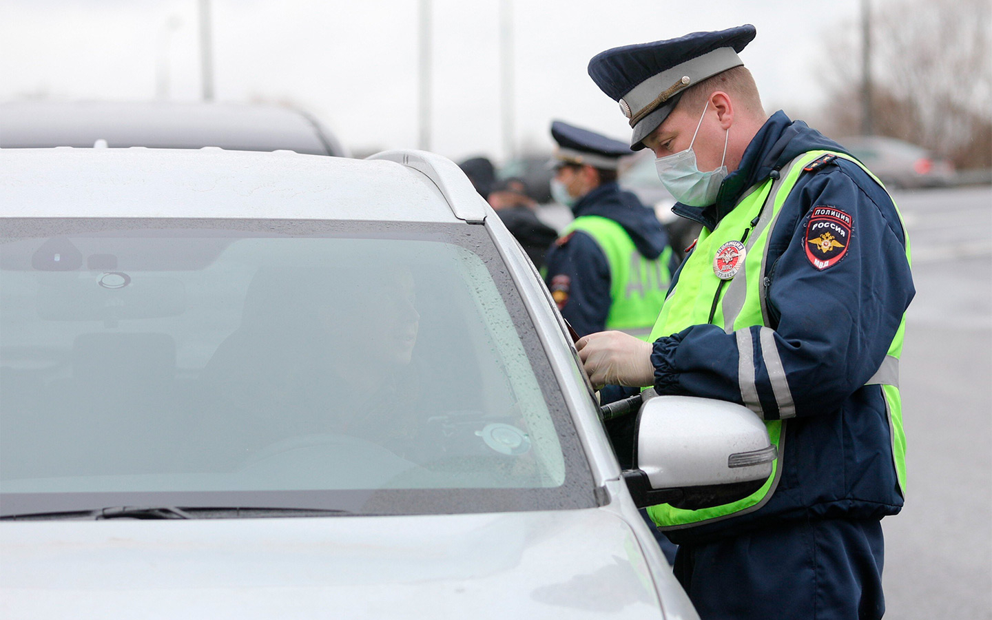 В Москве инспекторы ГИБДД поймали 293 тысячи должников по штрафам ::  Autonews