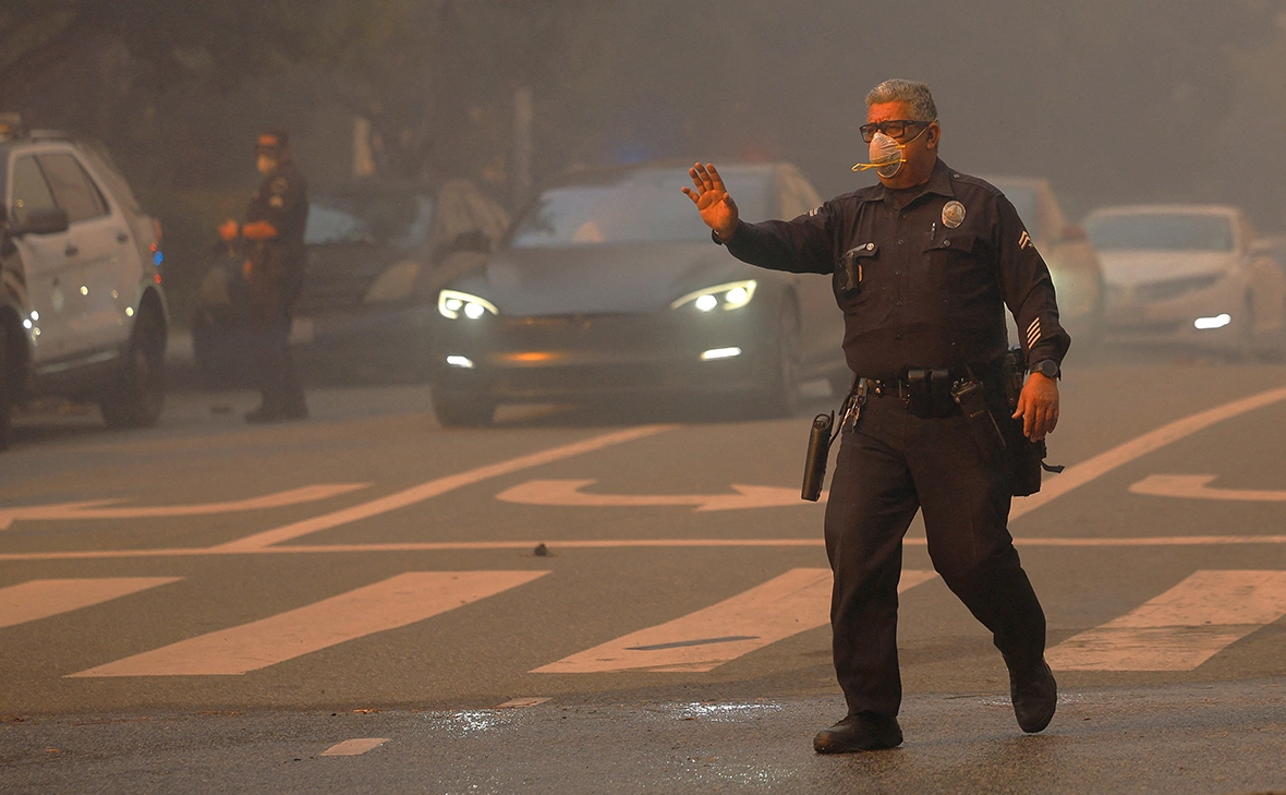 Mike Blake / Reuters