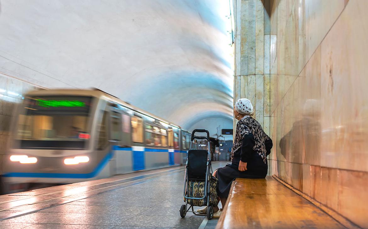 МВД проверит конфликт с пенсионеркой из-за места в московском метро