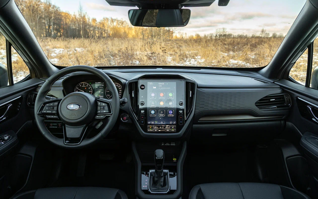 Пожалуй, главное новшество в салоне шестого&nbsp;Forester &mdash; вертикальный планшет мультимедийной системы вместо прежних двух экранов. Но он &mdash; как на других&nbsp;Subaru