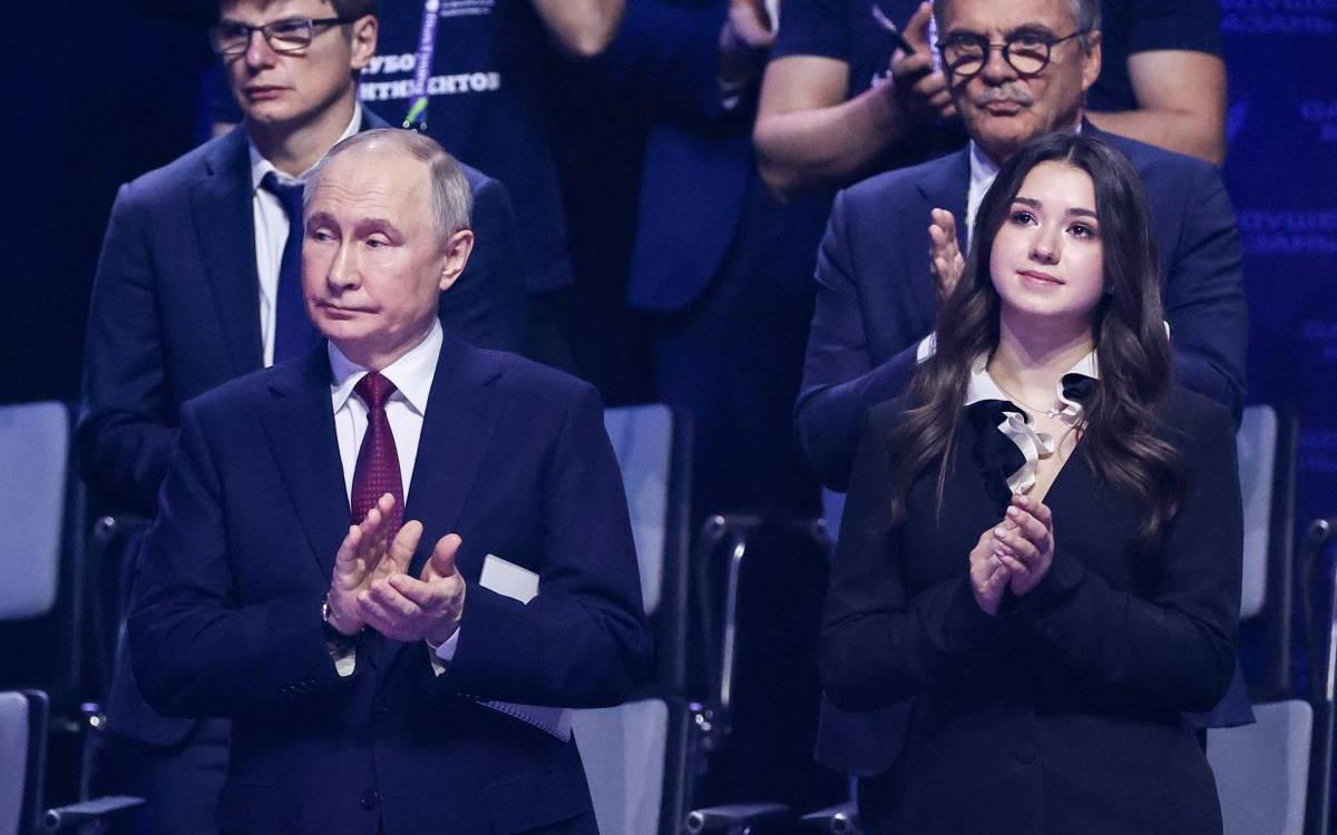 Песков заявил, что Путин поддерживает Валиеву