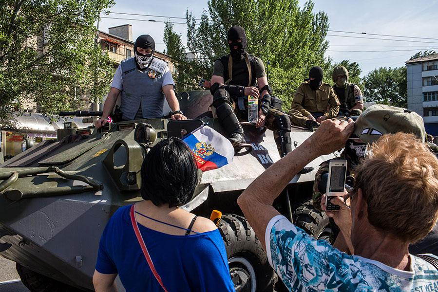 Члены батальона &laquo;Восток&raquo; в Донецке, 20 мая 2014 года