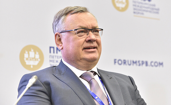 Глава банка ВТБ Андрей Костин на Петербургском форуме


