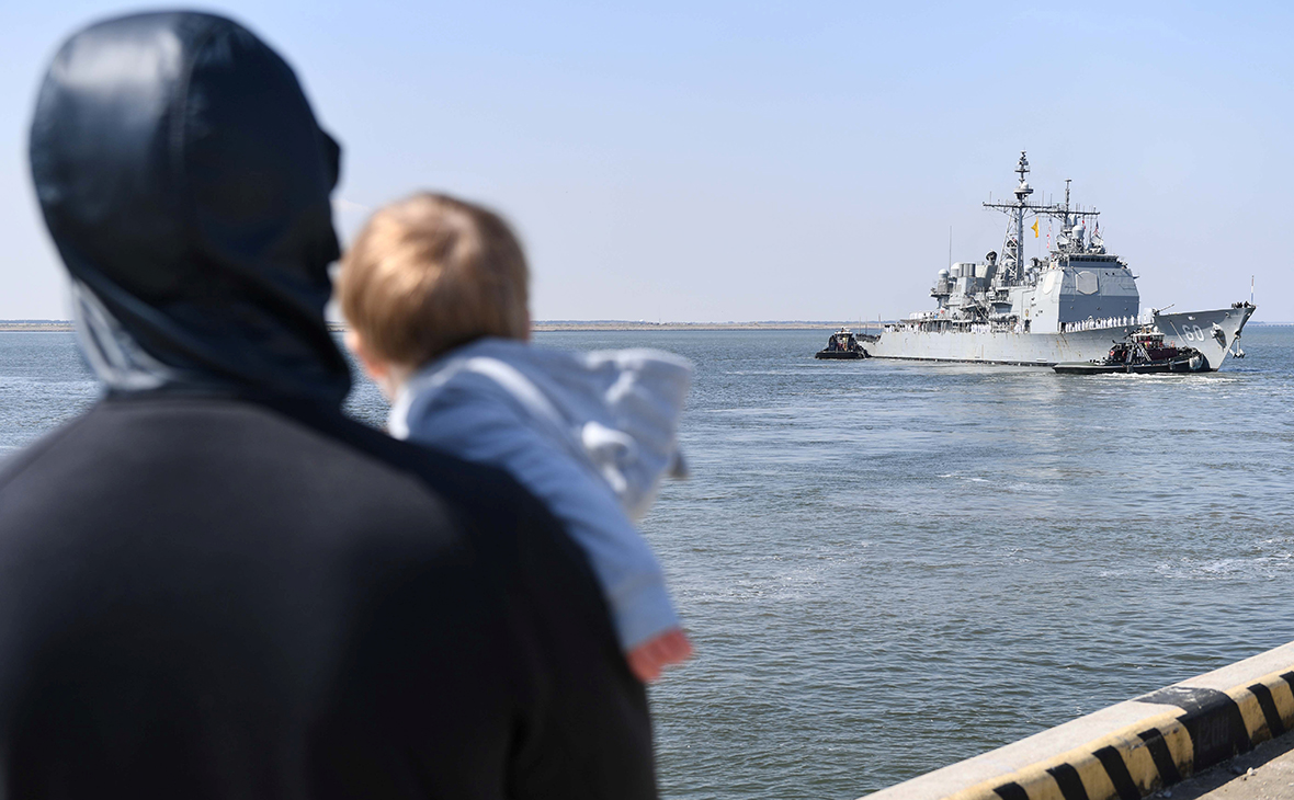 Ракетный крейсер ВМС США USS Normandy