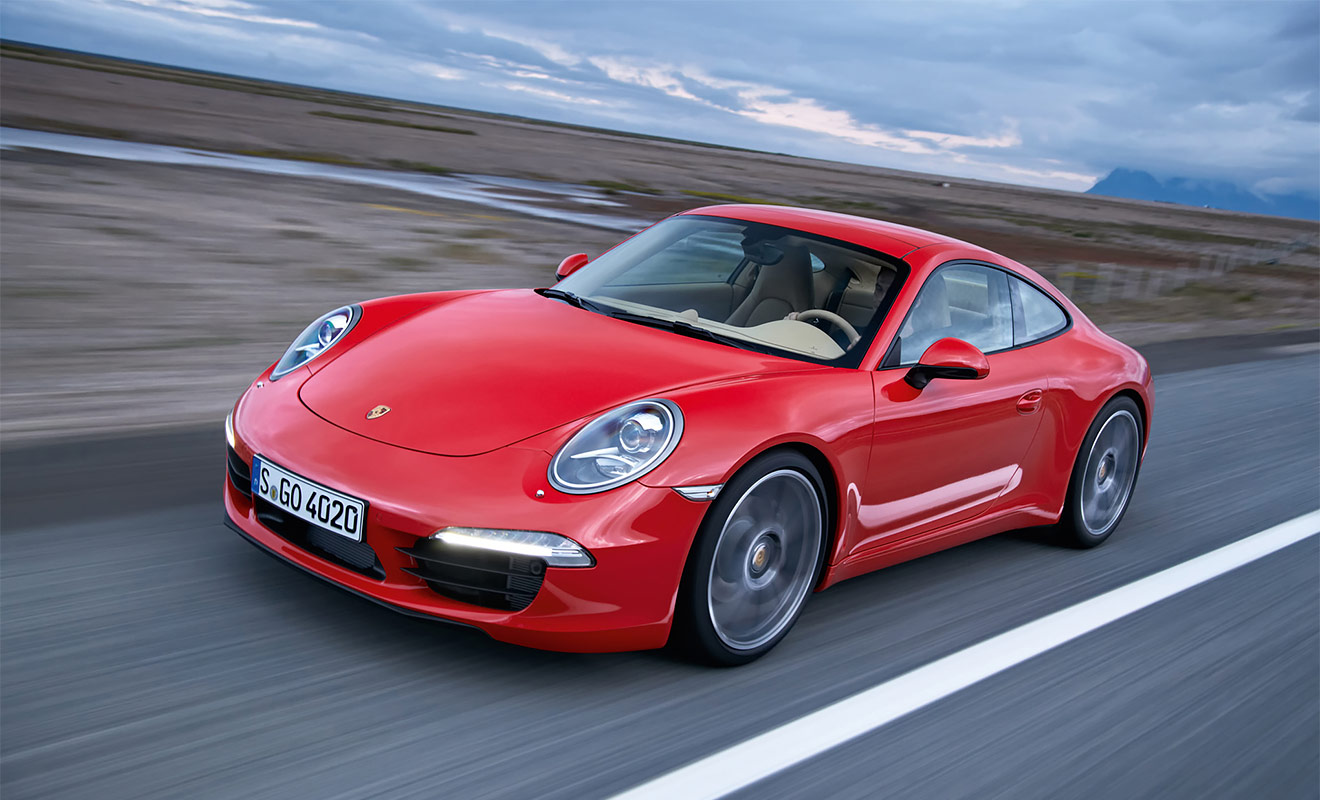 Porsche 911 в прошлом году занял вершину рейтинга T&Uuml;V вместе с Mercedes-Benz GLK. Кроме того, он стал самым безотказным автомобилем в категории 2-3 года. В этом году заднемоторный Porsche возглавил сразу несколько категорий, в том числе от 6 до 11 лет. Таким образом, даже возрастные 911-е нечасто бывают в сервисах. J.D. Power по результатам опроса владельцев признало Porsche 911 самым качественным новым автомобилем. Согласно рейтингу Consumer Reports, это одна из самых надежных немецких машин.
