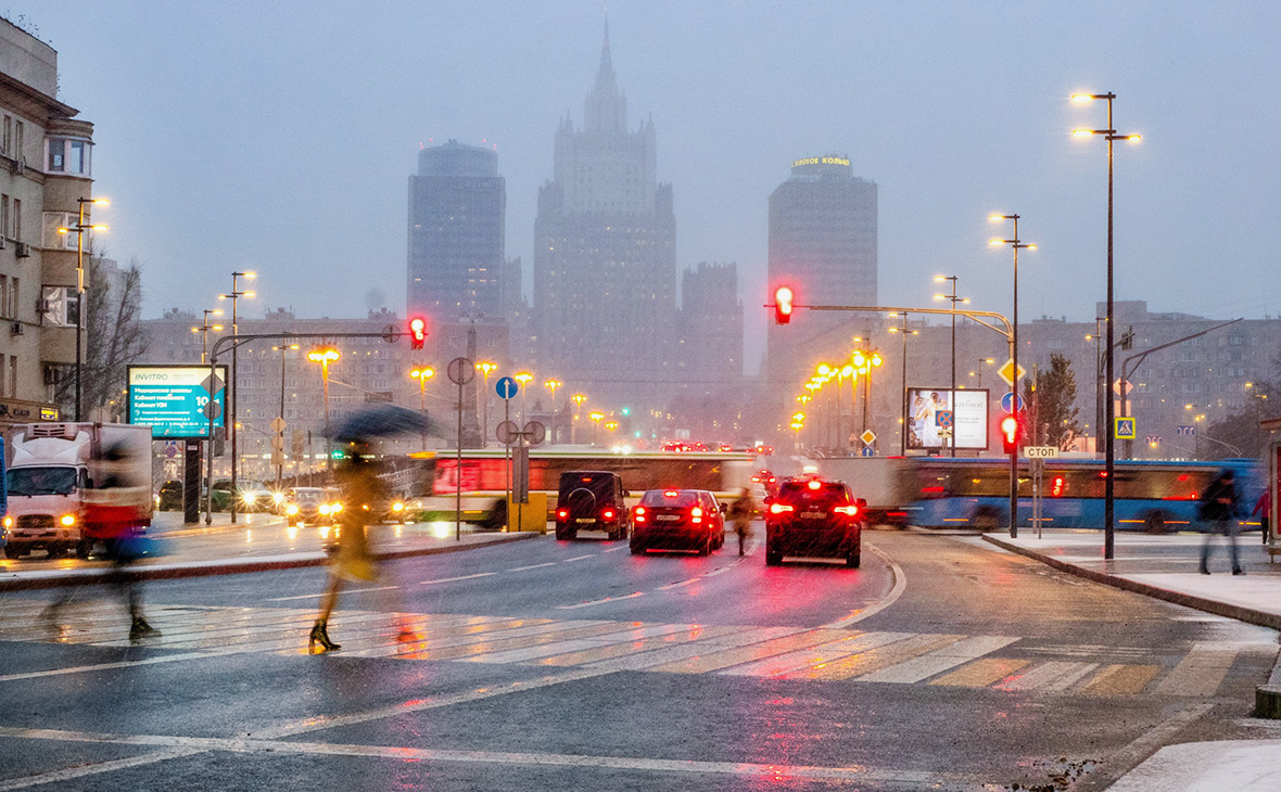 Синоптик предупредил о мокром снеге и дожде в выходные в Москве