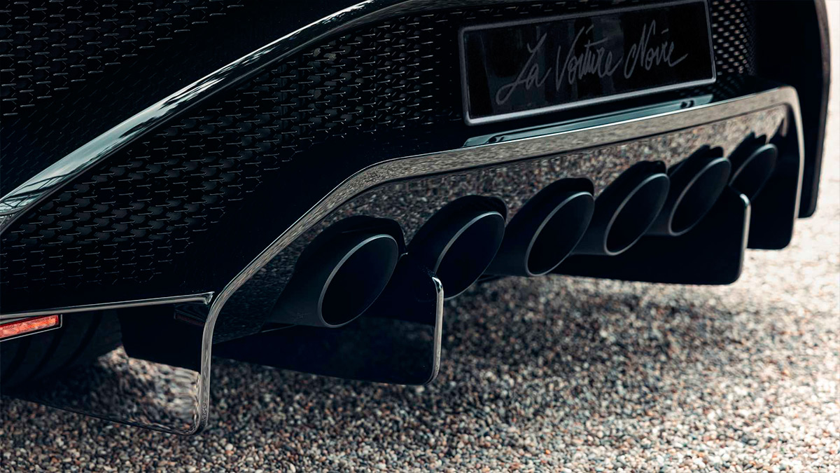 Bugatti показала окончательную версию автомобиля стоимостью <span class=