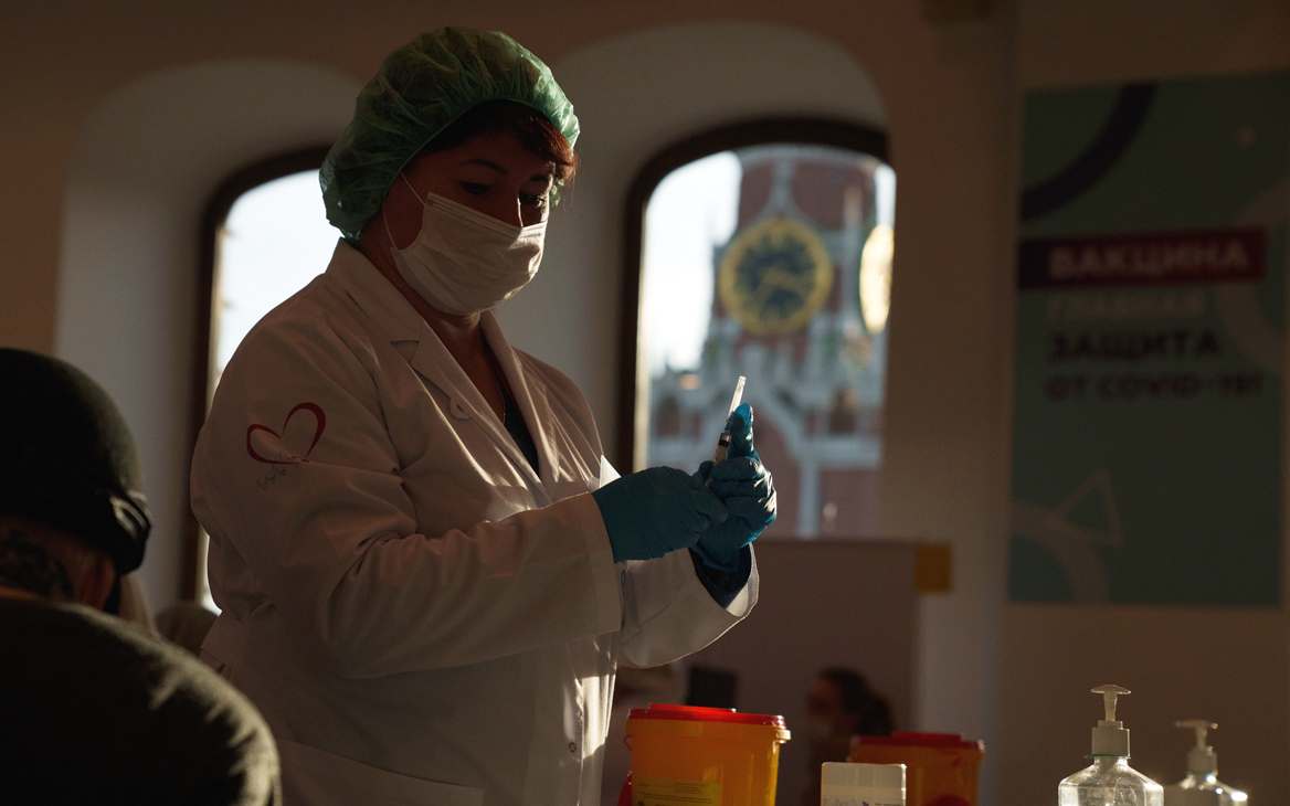 В России продлили розыгрыш призов среди вакцинированных от COVID-19