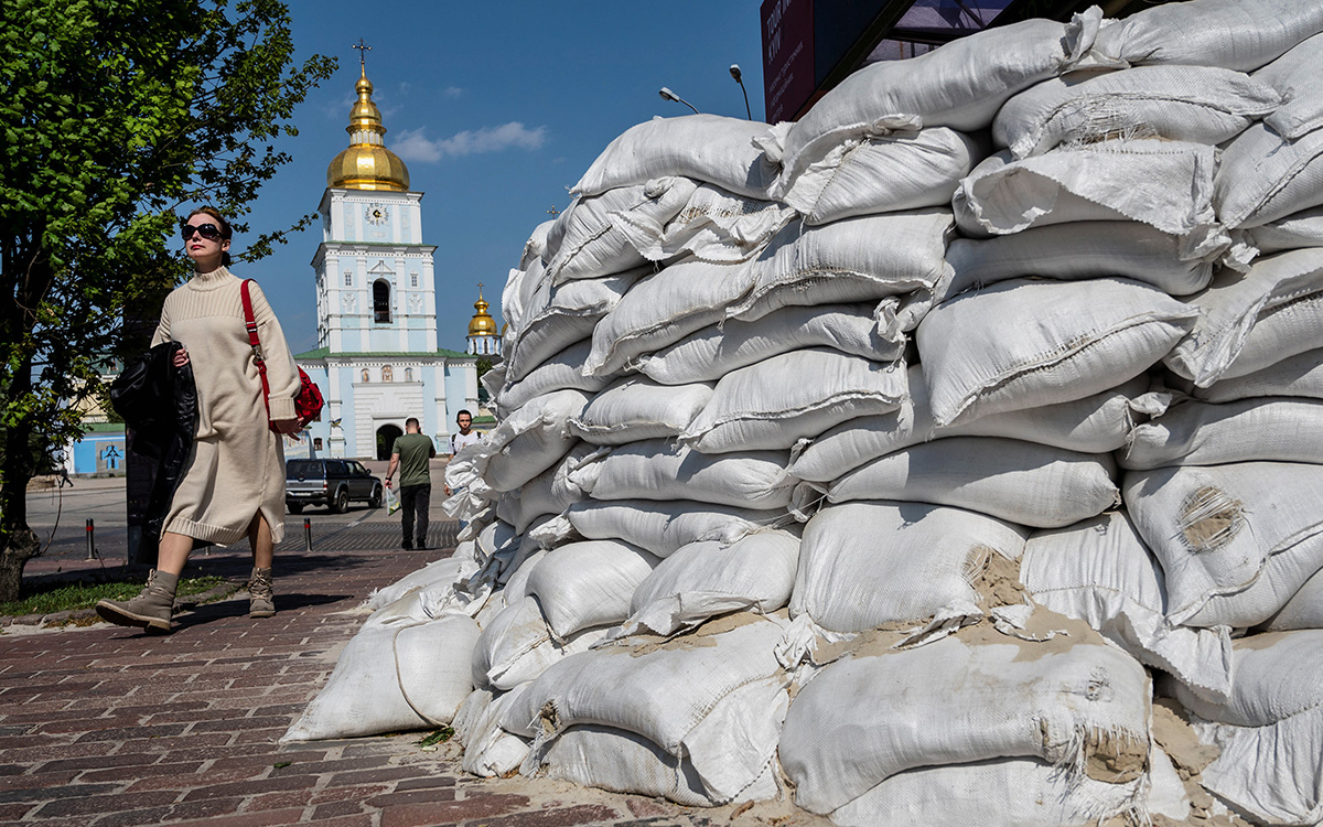 Верховная рада продлила военное положение на Украине до 23 августа"/>













