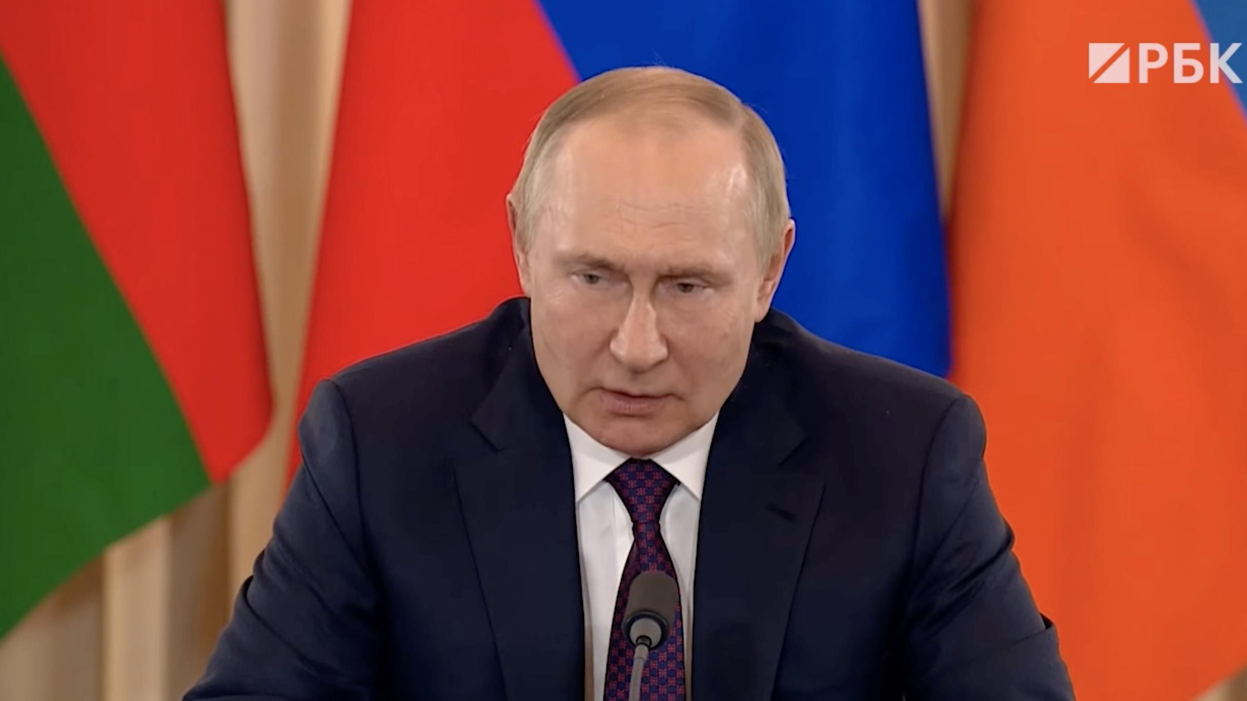 Путин заявил о вынужденных изъятиях из текста заявления по Карабаху