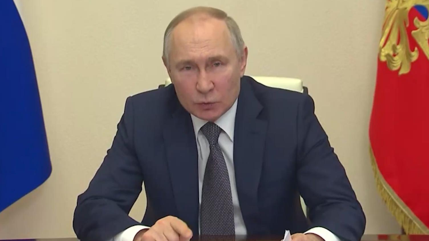 Путин заявил о преодолении Россией неожиданных рисков в 2022 году