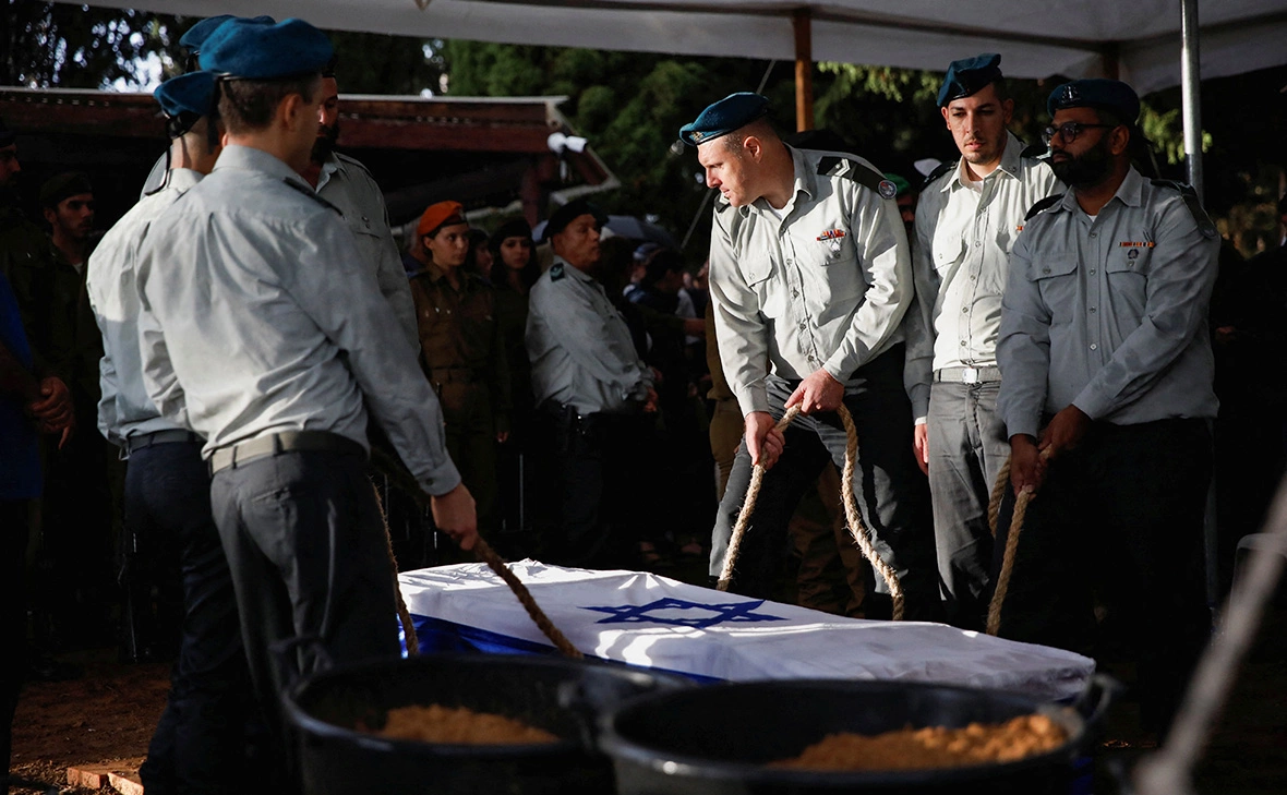 Shir Torem / Reuters