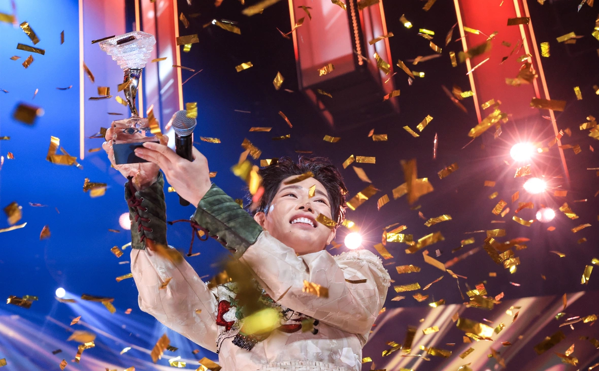 Певец Дык Фук, представлявший Вьетнам, победил в международном музыкальном конкурсе «Интервидение-2025». Концертный зал «Live Арена»