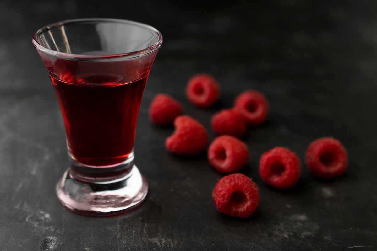 Настойка с малиной и джином