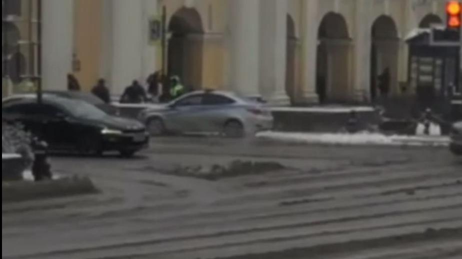 В центре Петербурга напали на сотрудника ОМОНа