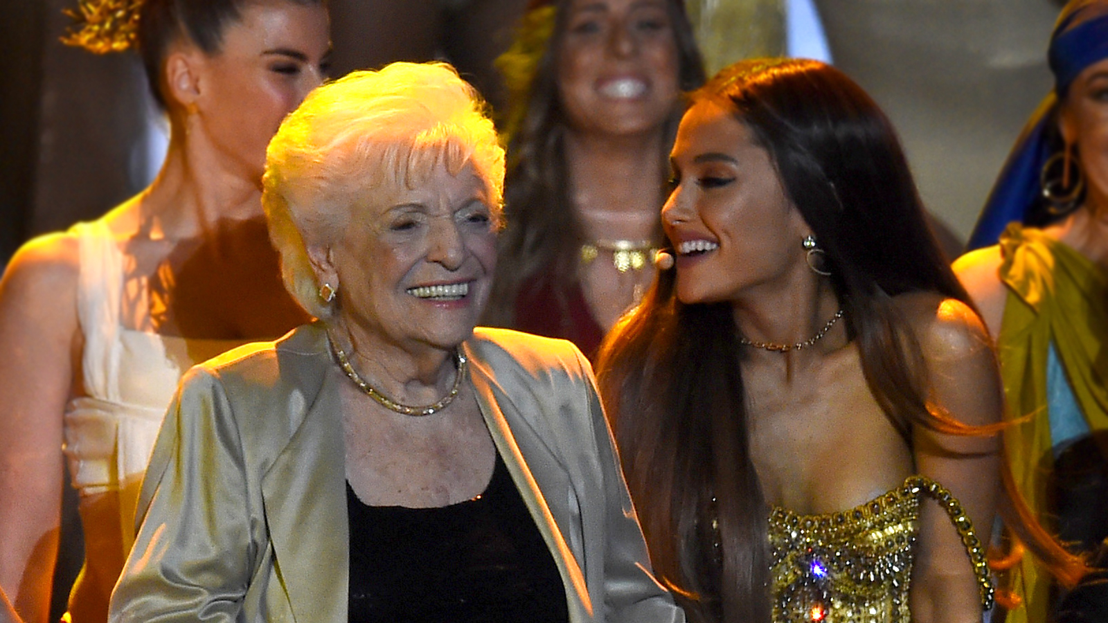 <p>Ариана Гранде со своей бабушкой Марджори Гранде</p>