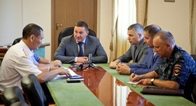 Бочаров обсудил с силовиками вопросы подготовки к зиме и ценообразования на рынке продовольствия