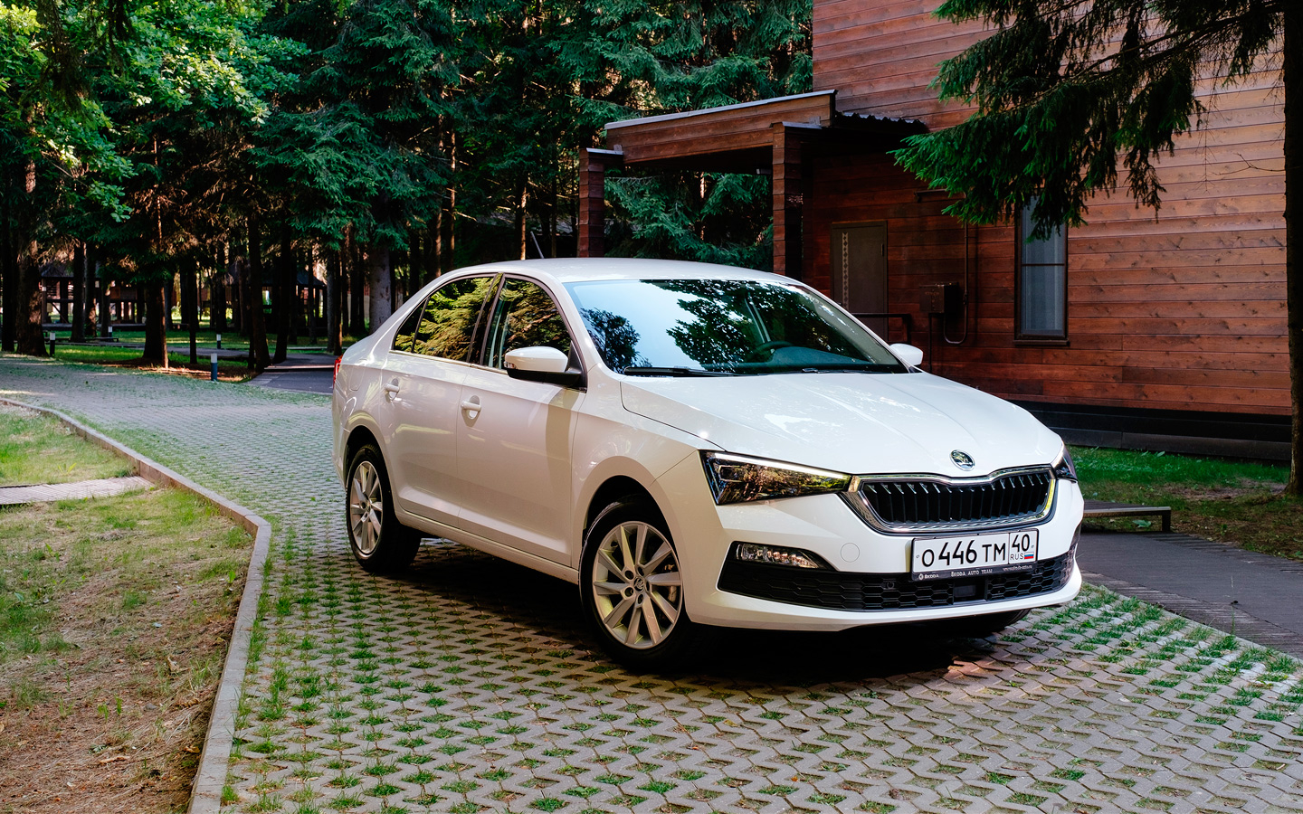 Новая реальность. Три мнения о Skoda Rapid :: Autonews