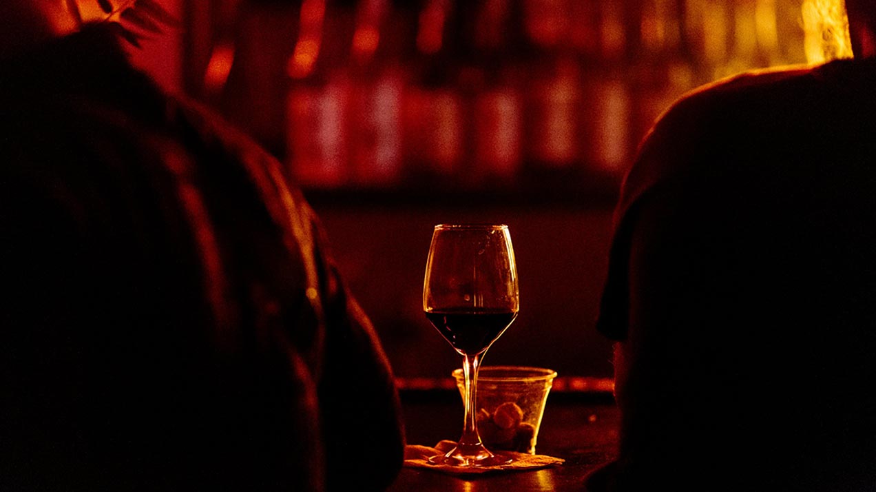 Норвежские ученые выявили связь между алкоголем, карьерой и доходом