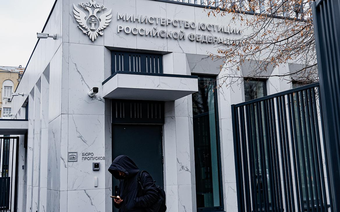 Власти вернулись к идее о годовой отсрочке на взыскание долгов приставами