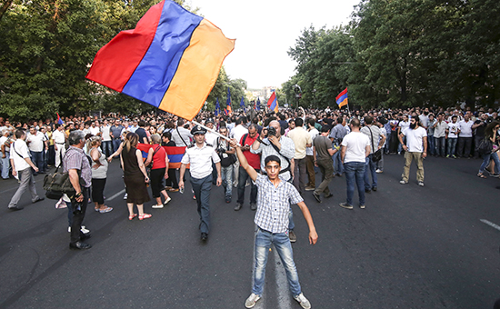 Митинг против повышения тарифов на&nbsp;электроэнергию в&nbsp;Ереване