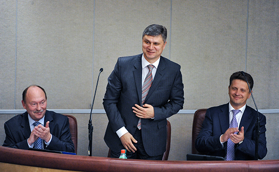 Министр транспорта России Максим Соколов (справа) и&nbsp;его заместитель Олег Белозеров (в центре). Архивное фото