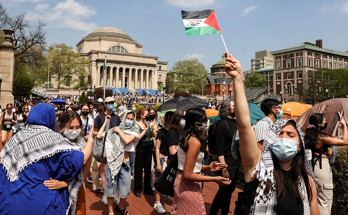 Caitlin Ochs / Reuters