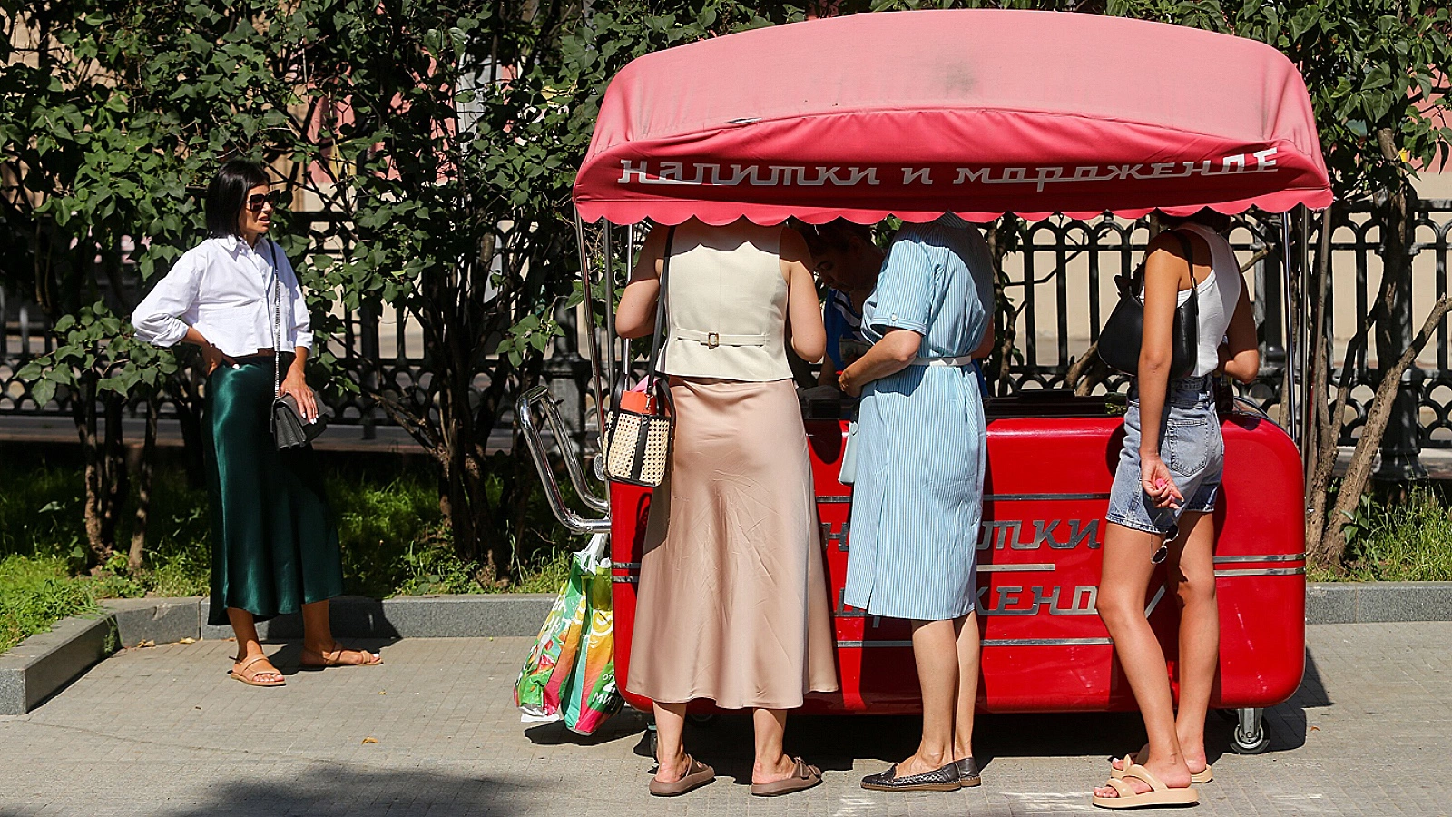 Синоптик Леус заявил о старте метеорологического лета в Москве