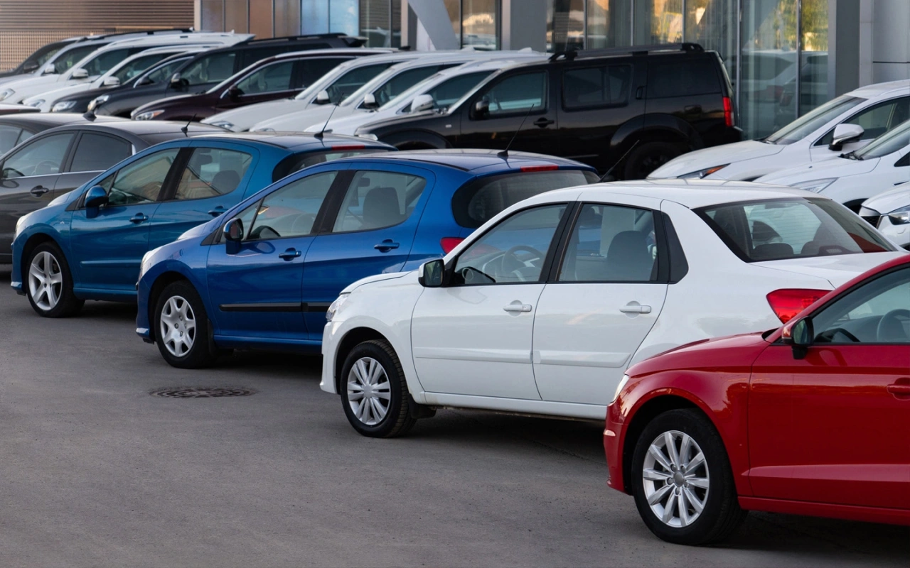 «Вторичка» ставит рекорды. Десять самых продаваемых автомобилей в России