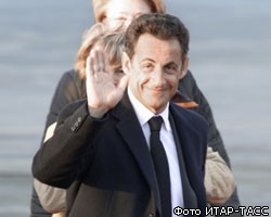 Президент Франции Н.Саркози прилетел в Москву  