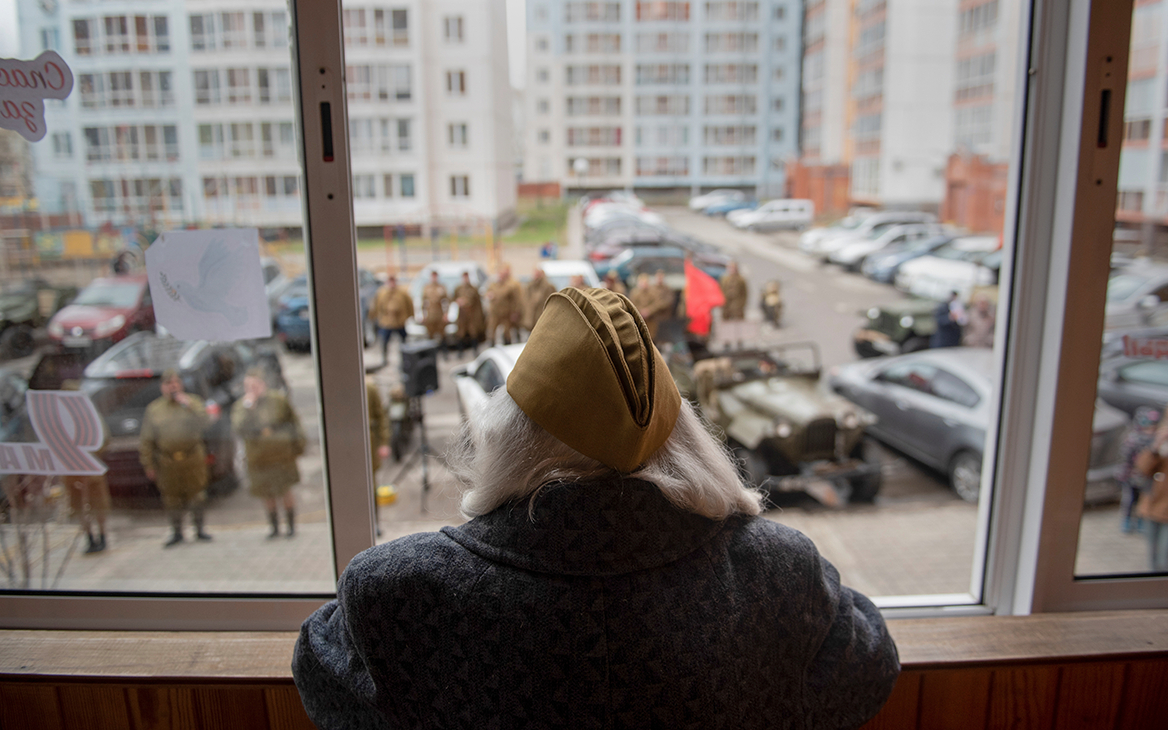 В Кремле объяснили выплаты ветеранам Великой Отечественной в Донбассе