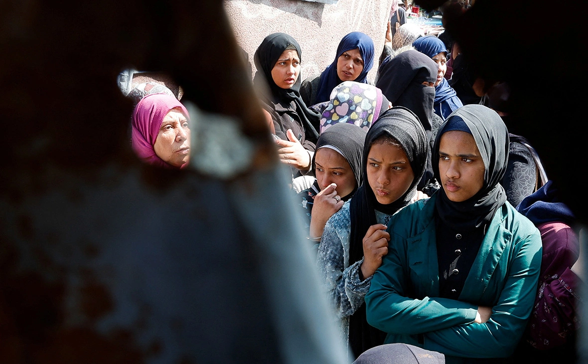 Hatem Khaled / Reuters