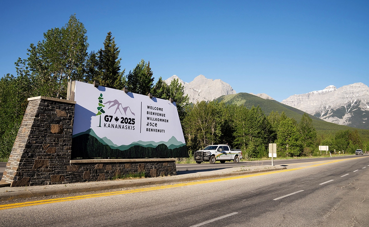 Todd Korol / Reuters