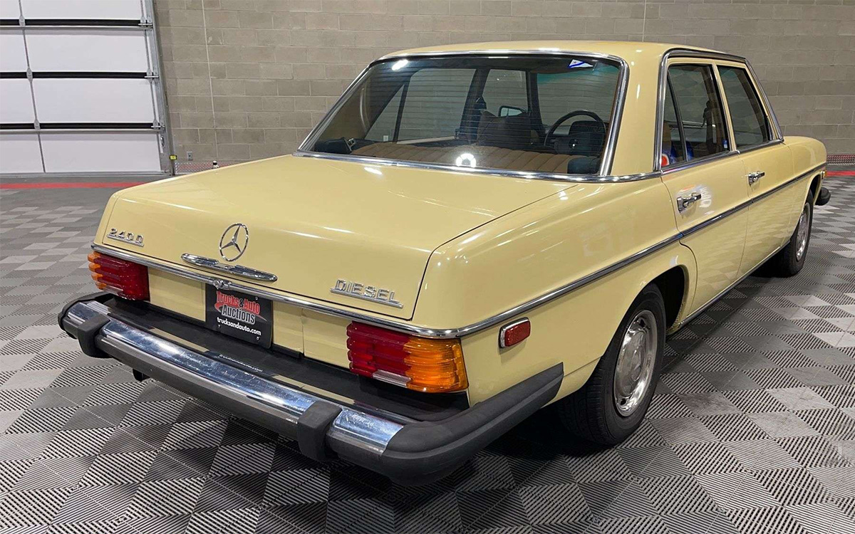 Mercedes-Benz 240D