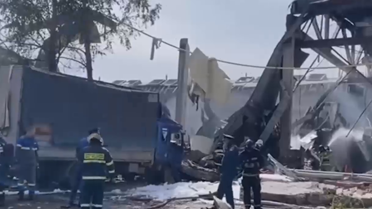 Как взрыв разнес свечной завод в Башкирии. Видео