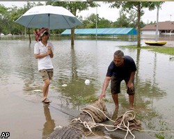 Наводнение в Таиланде: около 600 россиян не могут покинуть курорт