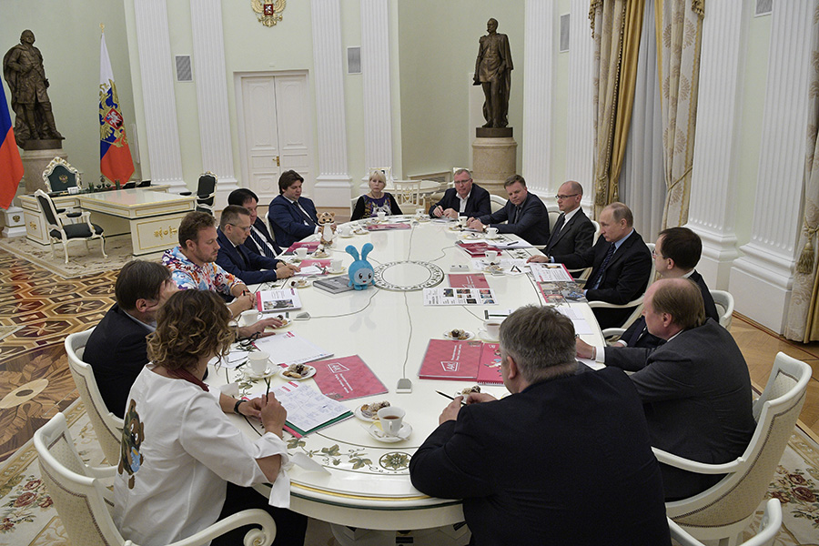 Владимир Путин на&nbsp;встрече с&nbsp;представителями ведущих мультипликационных студий. 31 мая 2017 года

