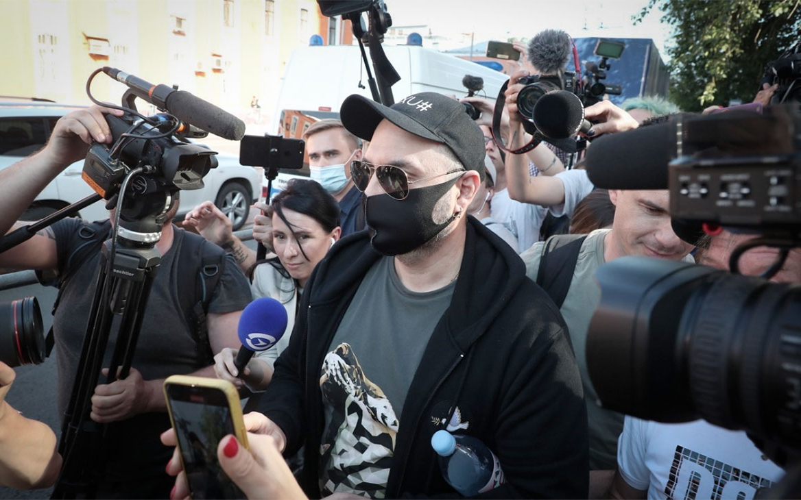 «Рады хотя бы условному сроку»: реакция на приговор Серебренникову