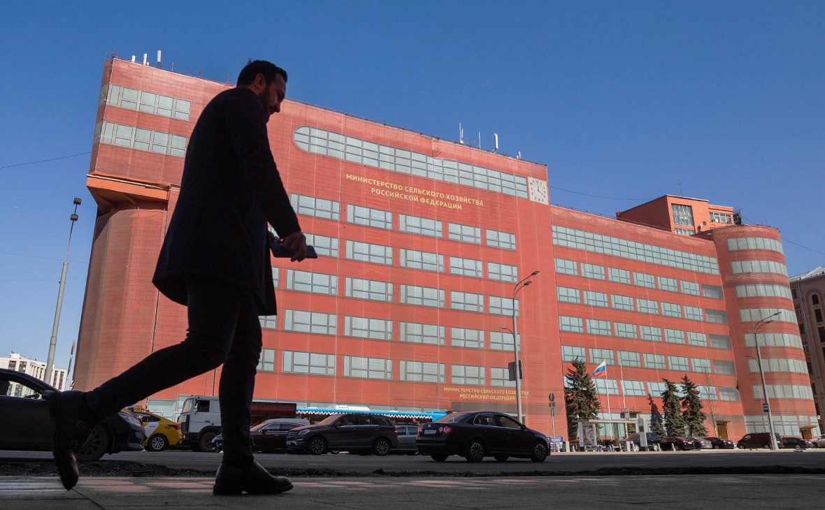 Евгений Разумный / Ведомости / ТАСС