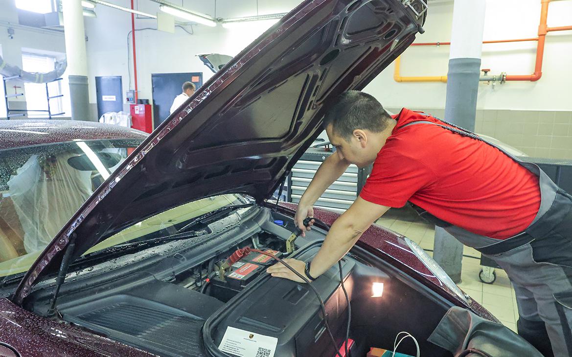 Россияне столкнулись с блокировкой Porsche через спутник